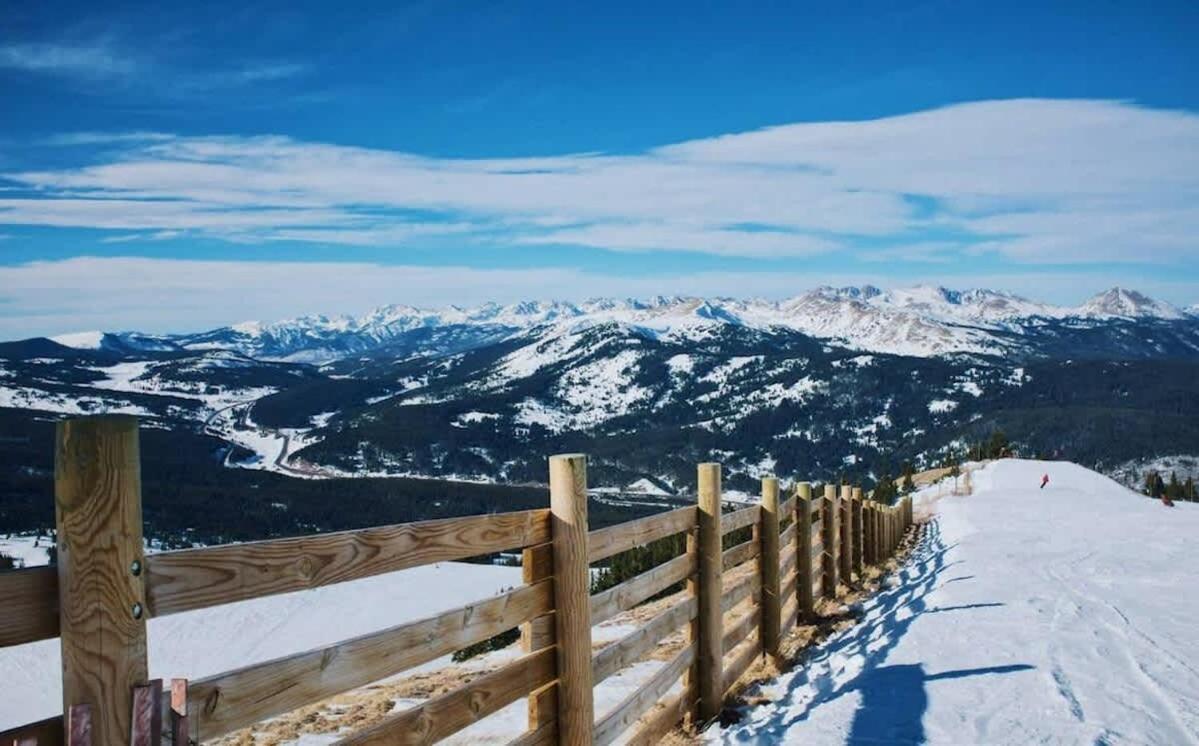 Luxury Modern Townhome Steps To Ski Lifts And Downtown With Nature At Your Patio Breckenridge Esterno foto